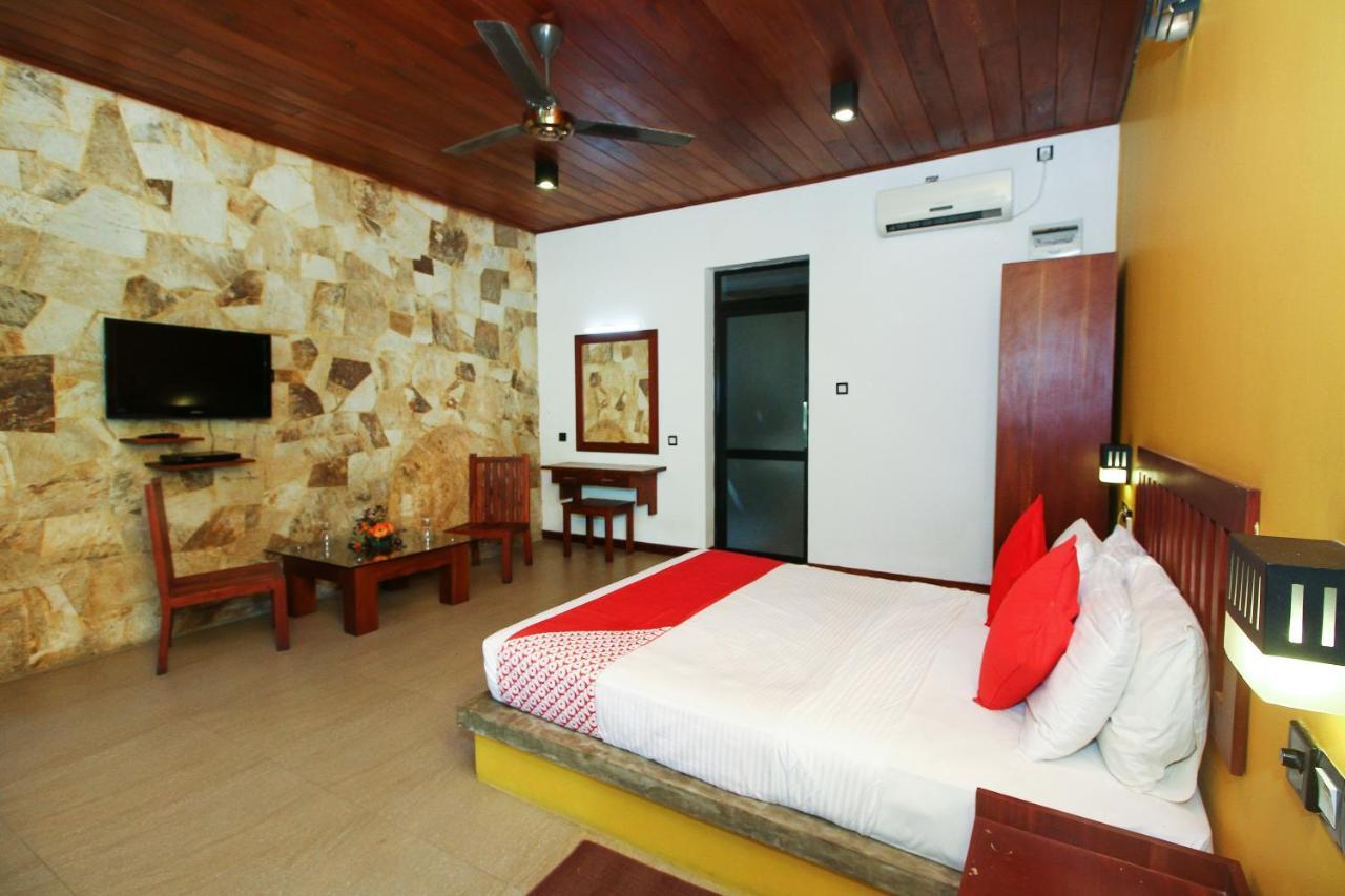 Oyo 471 Randiya Hotel Moratuwa Kültér fotó